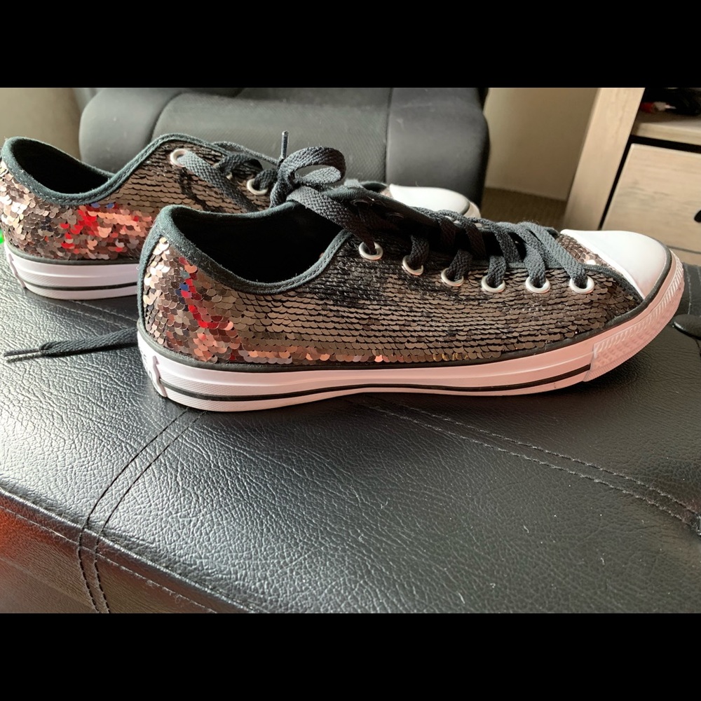 Women’s converse size 9.5